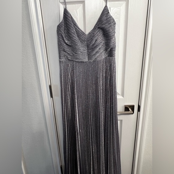 NWT $695 Halston Maycee Pleated Shimmer Jersey Gown Amethyst 10 - Picture 10 of 11